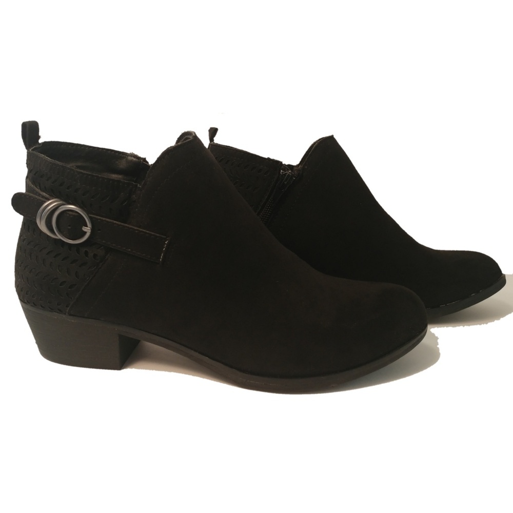 Black faux sued bootie